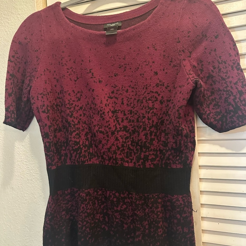 Ann Taylor Maroon and Black Short Sleeve Top - Picture 2 of 4